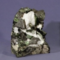Какие полезные свойства у минерала Слюда?