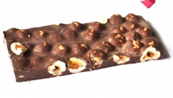 Почему шоколад покрывается белым налетом (седеет)? можно ли его есть?