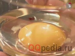 Можно ли жарить яйцо в котором оказалось красное пятнышко?